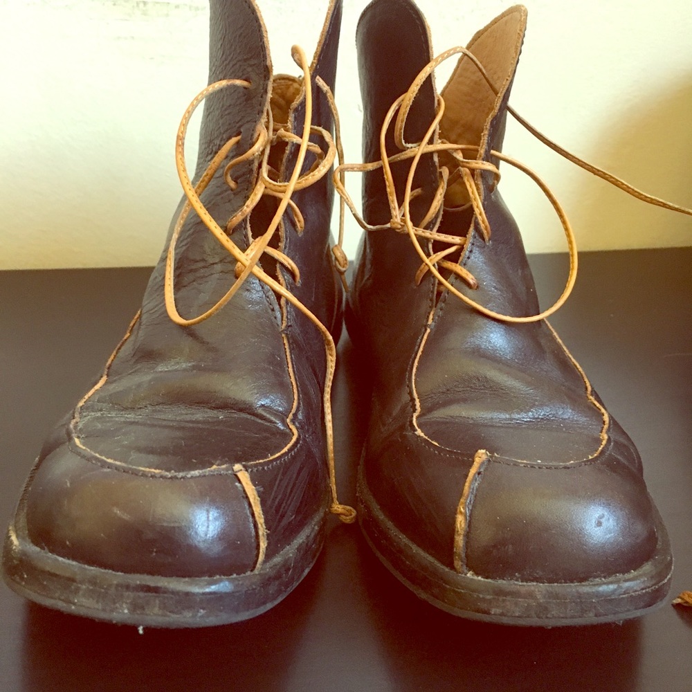 Cydwoq handmade ankle boots size 7.5